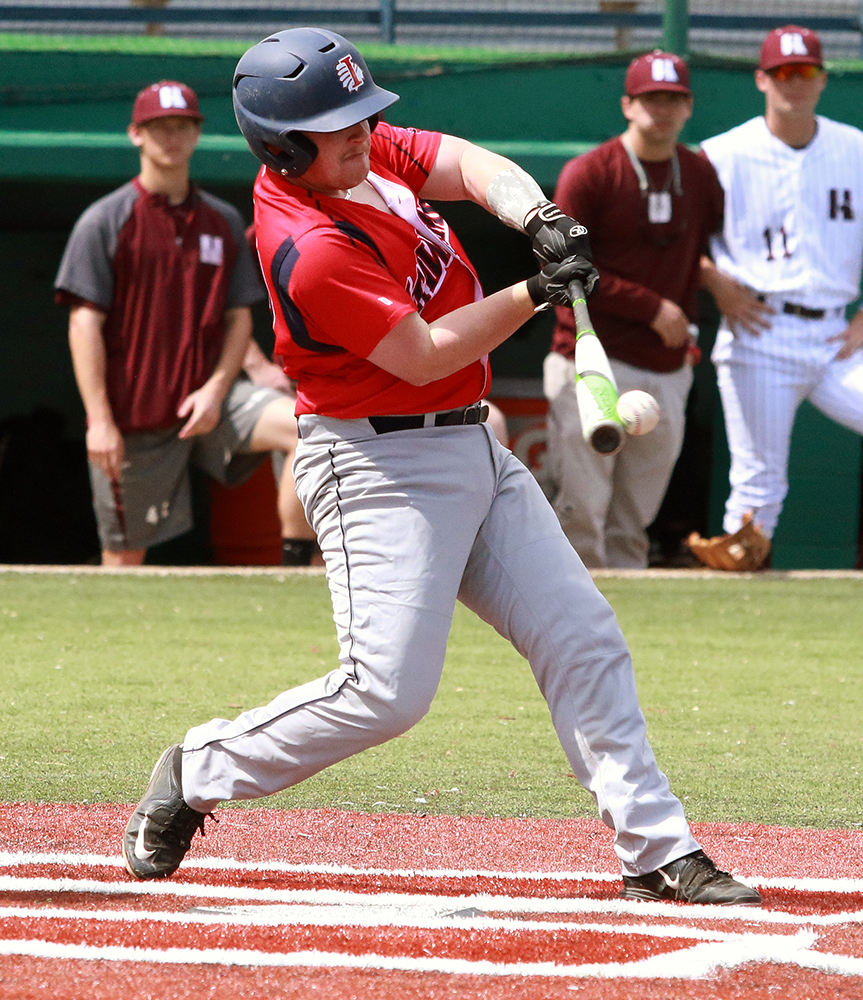 Baseball falls to Hinds in conference opener, 17-6