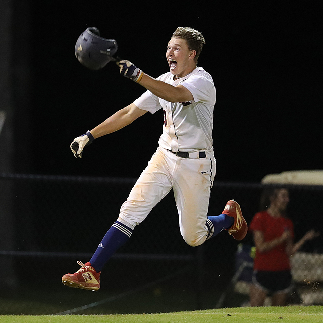 No. 4 Indians sweep Hinds in dramatic fashion