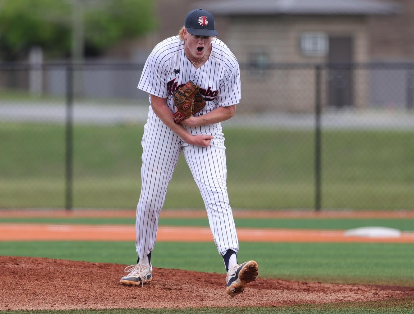 Akins tosses two-hitter in G2 win over East Mississippi
