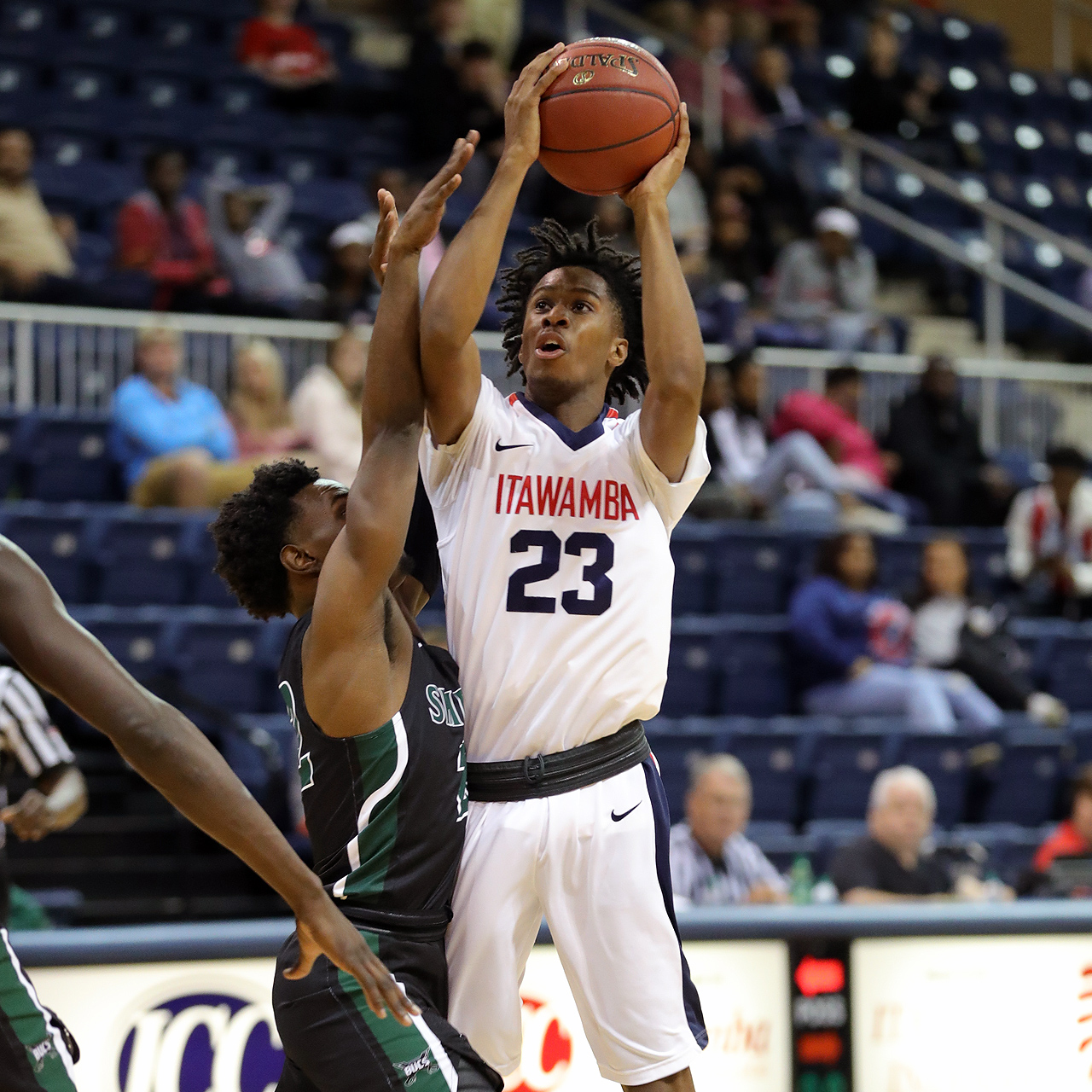 Indians hold off late rally to beat Baton Rouge, 72-69