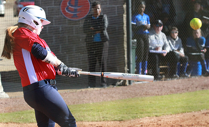 Roberts leads Lady Indians to sweep of East MS