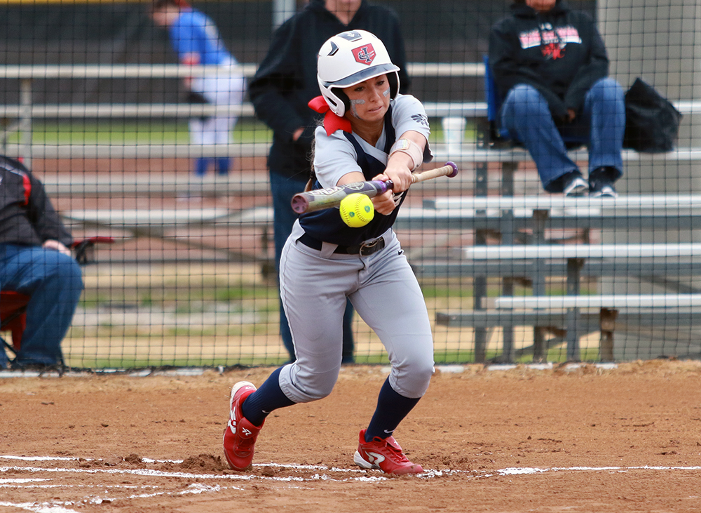 Softball takes Game 1 over Northeast, 8-0