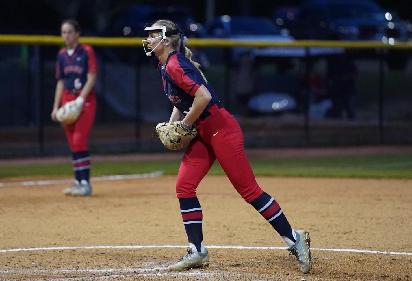 Clifft tosses one-hitter in G2 win at Holmes